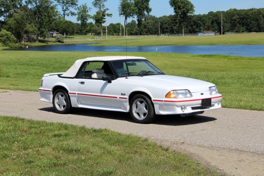  Ford Mustang Convertible 25th Anniversary Edition 1990 года  (фото 11 из 14)